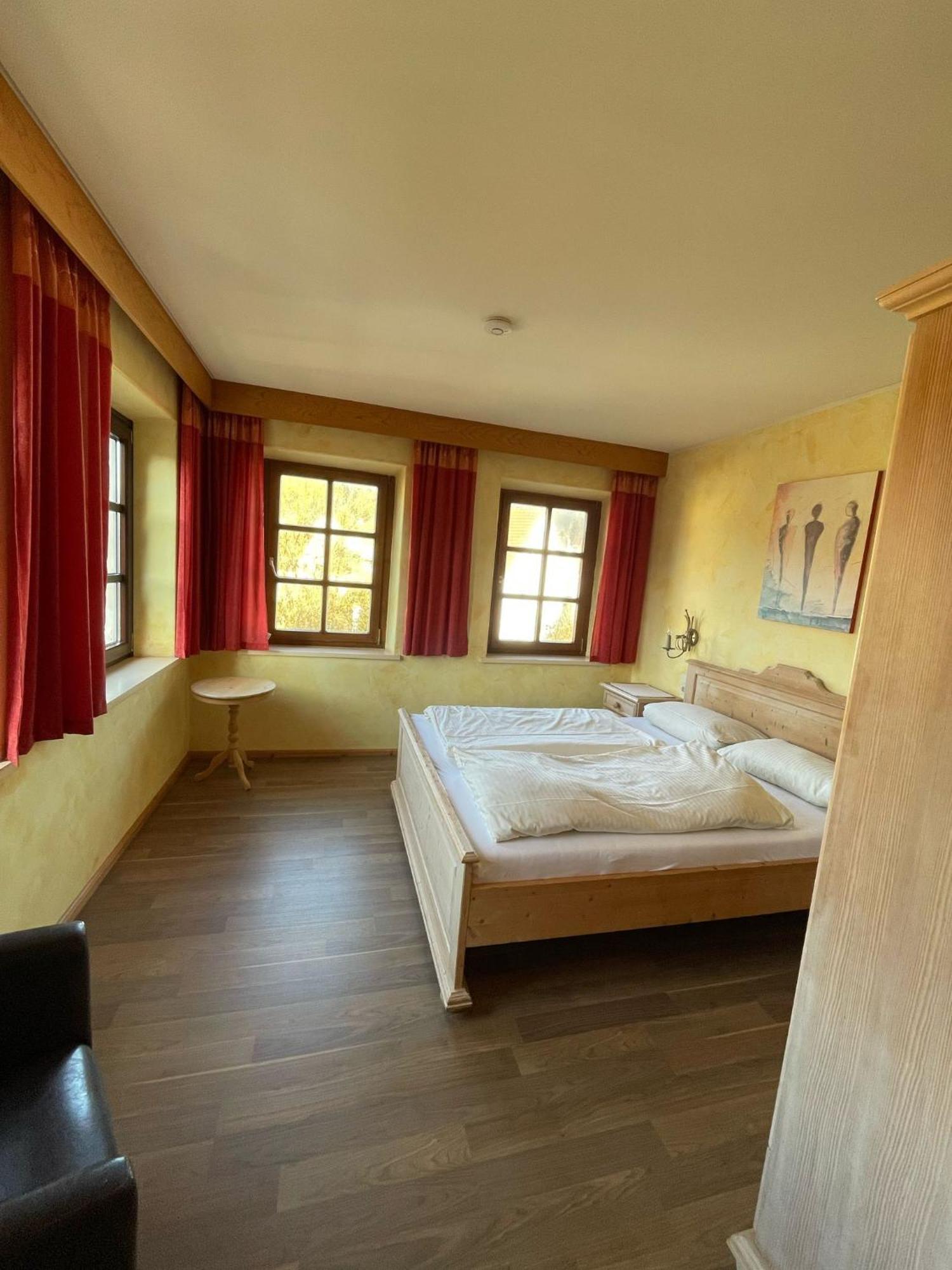 Landhotel Neukirchner Hof Neukirchen Bei Sulzbach-Rosenberg Exterior photo